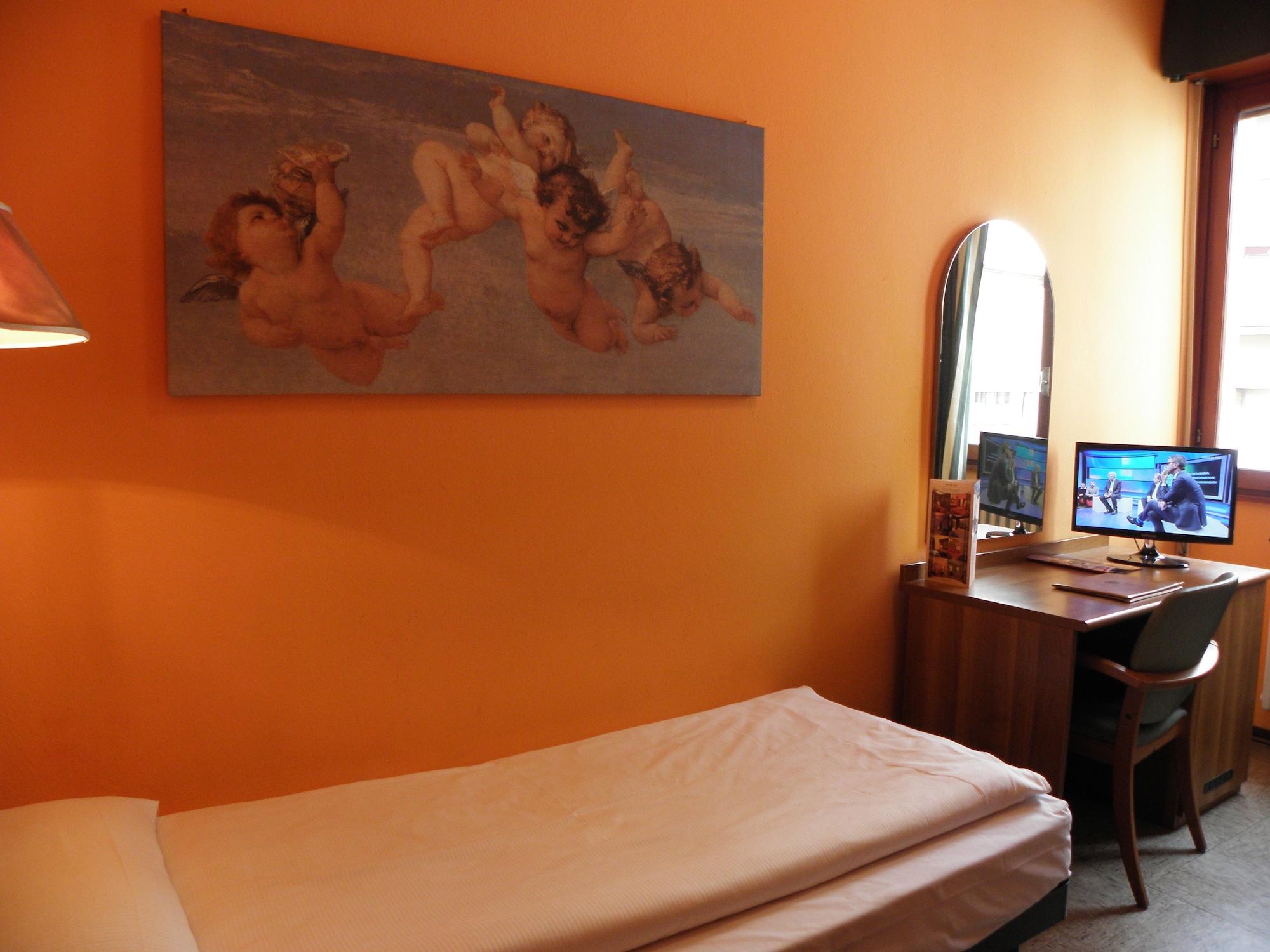 Hotel Corona Tirano Εξωτερικό φωτογραφία
