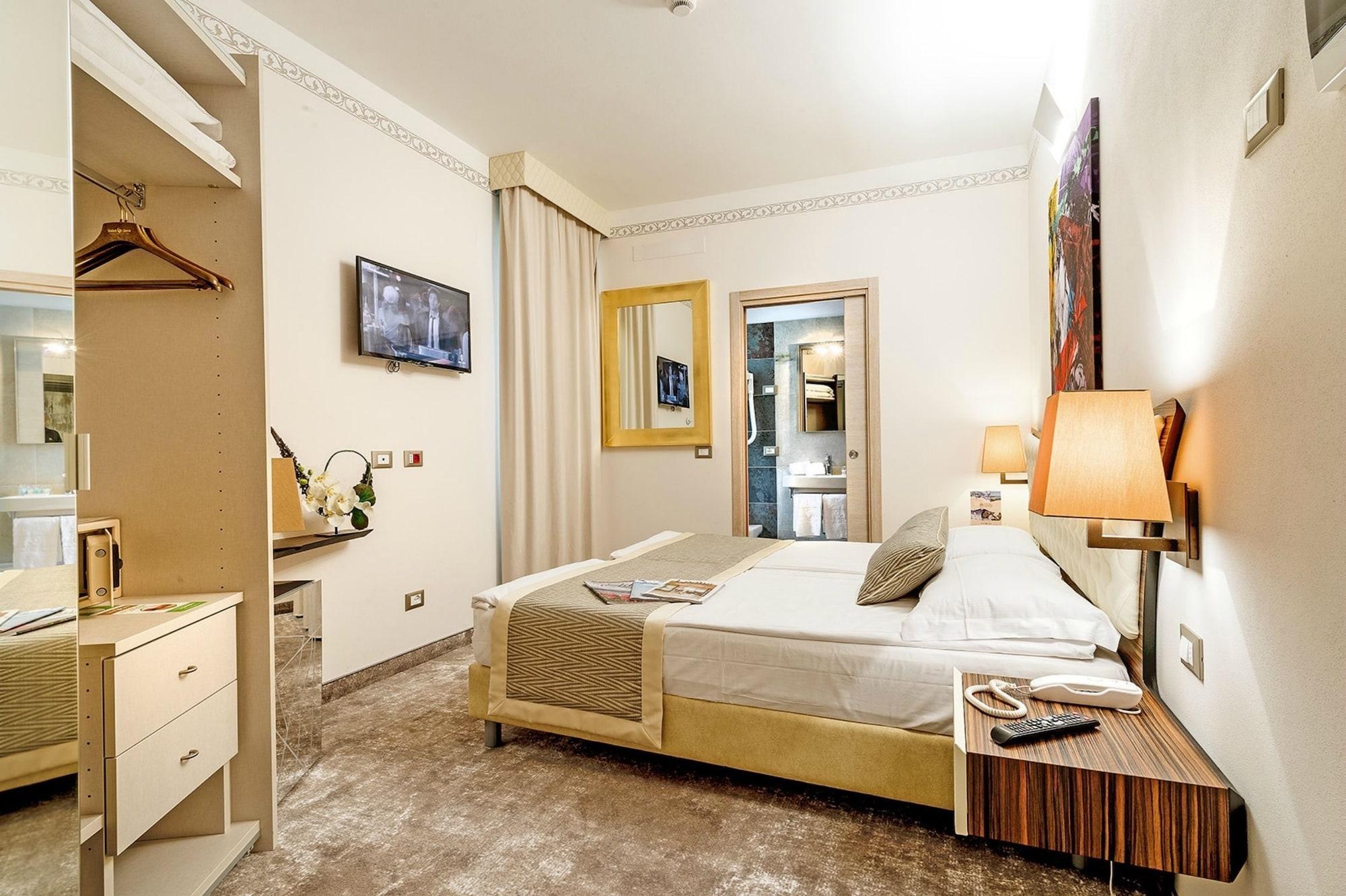 Hotel Corona Tirano Εξωτερικό φωτογραφία