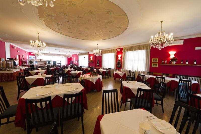 Hotel Corona Tirano Εξωτερικό φωτογραφία