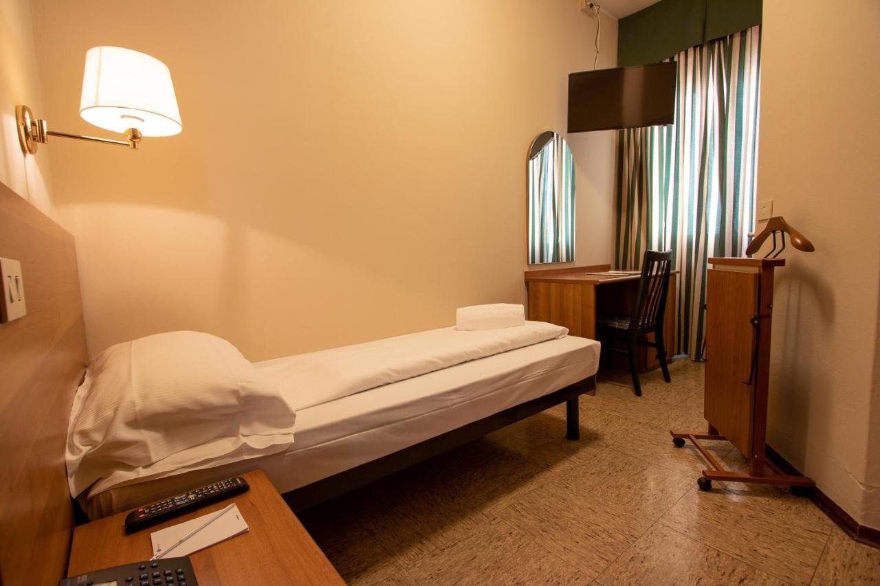Hotel Corona Tirano Εξωτερικό φωτογραφία